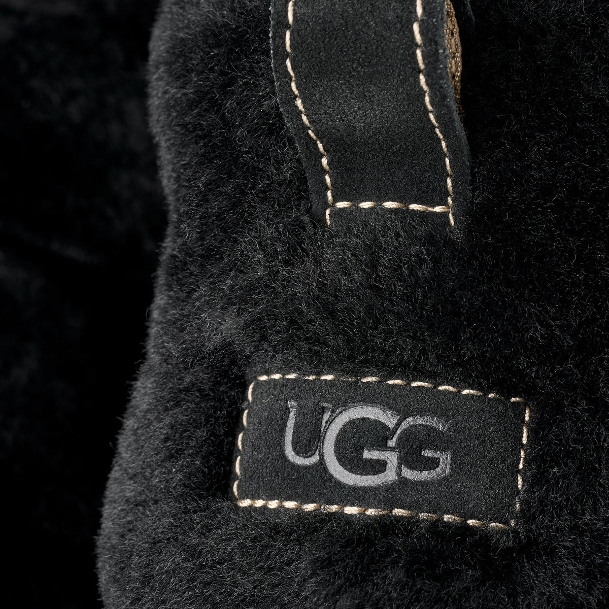 UGG Women's Classic Ultra Mini Fluffed